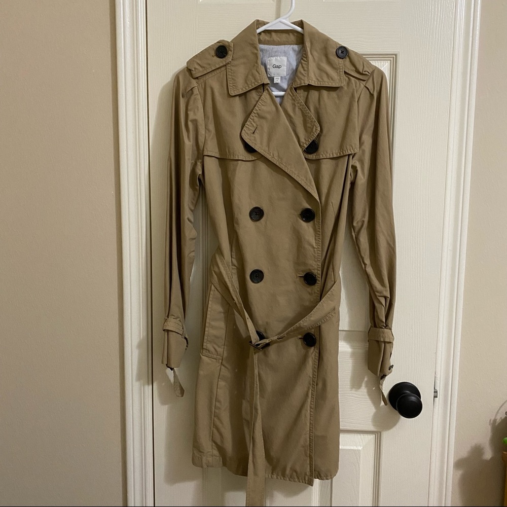 Small GAP khaki belted trench coat